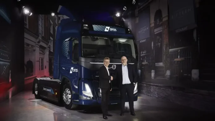 Volvo Trucks receives order for 100 electric trucks from DFDS